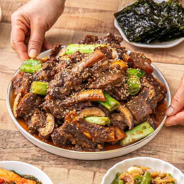https://spdy-flexg-150.flexgate.co.kr/data/goods/airgram123/small/thum2/소갈비찜원본.jpg