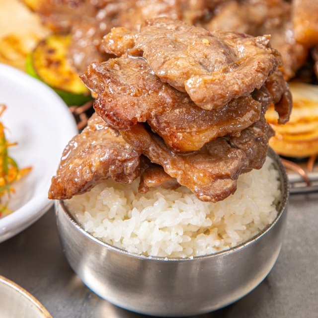 목살 양념왕구이 500g= 4,900원