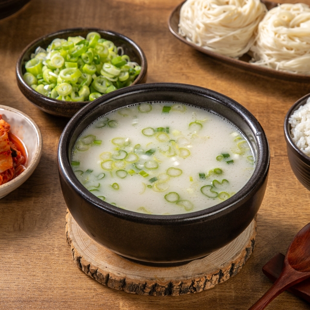 https://spdy-flexg-150.flexgate.co.kr/data/goods/airgram123/small/thum2/이영순한우곰탕_thumb2.jpg